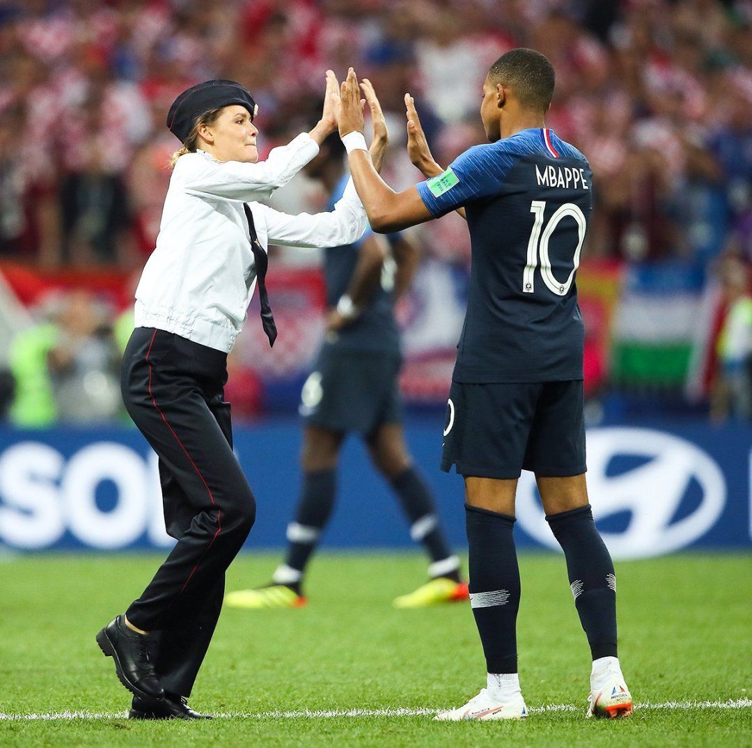 pussy-riot-mbappe-finale-france-croatie.jpg